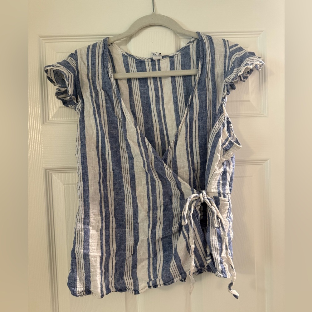Old Navy Blue and White Striped Short Sleeve Top